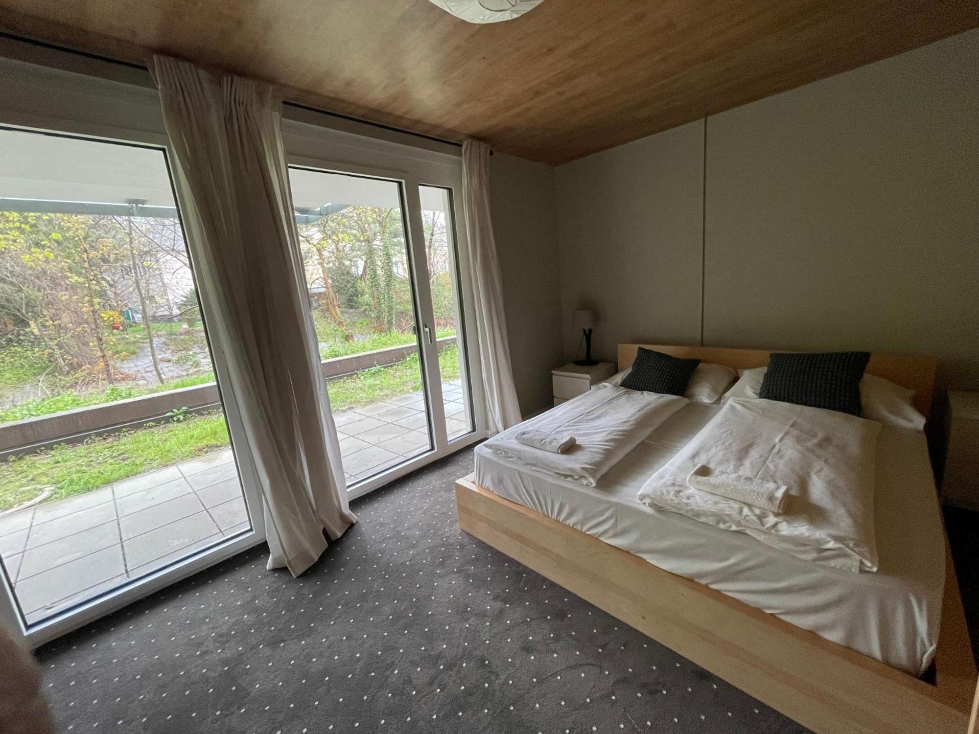 Nest Hostal Viena