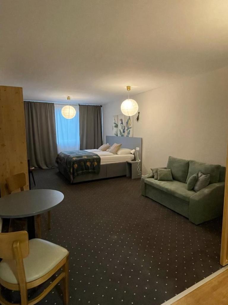 Nest * Viena